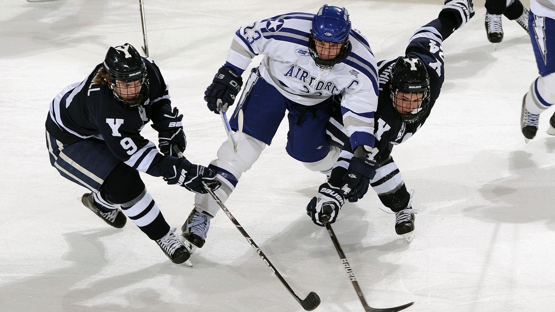 九游娱乐网页版-2018年西部决赛：库里在第三节一人投中五个三分球，一举扳平系列赛！