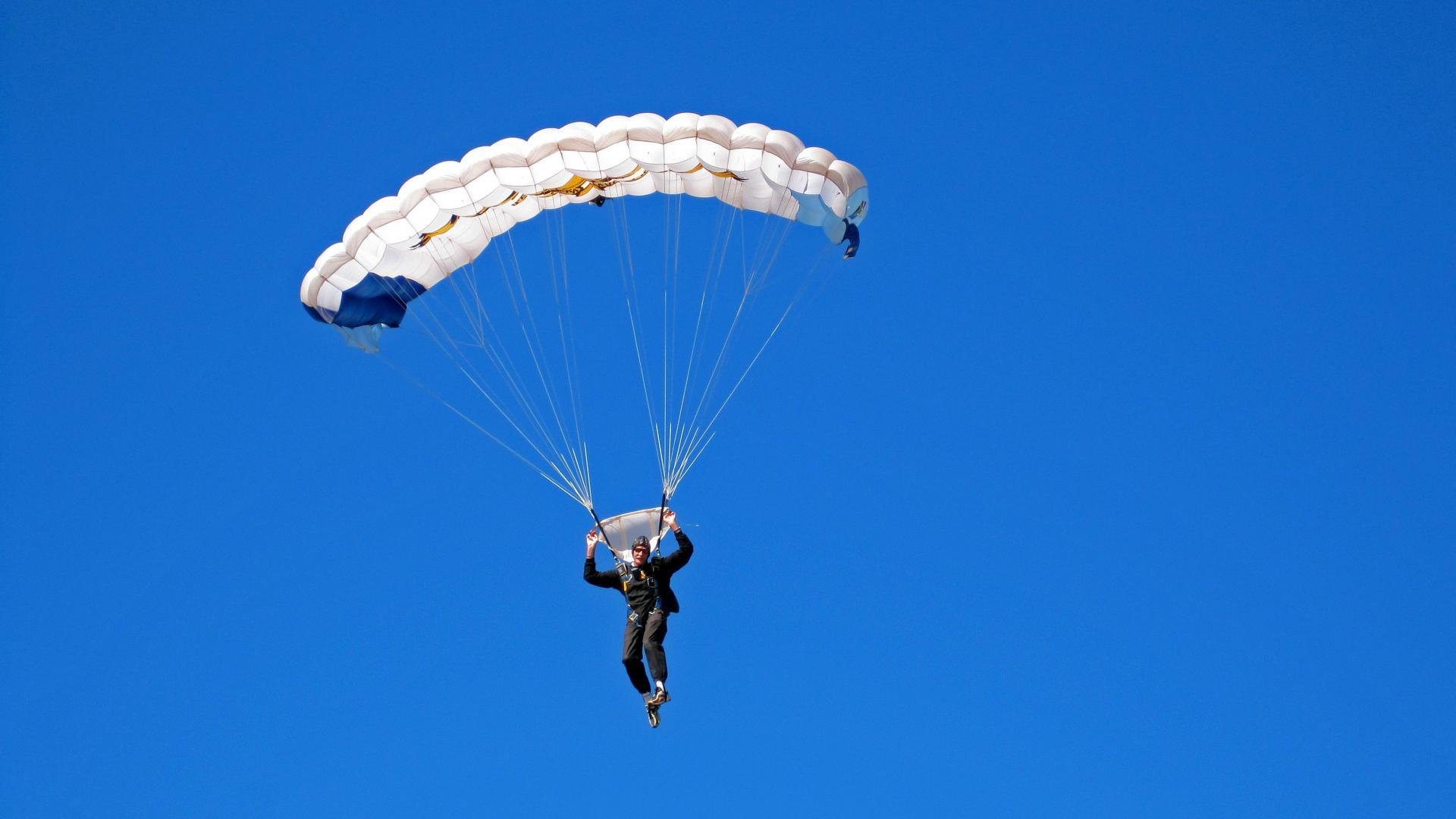 九游esports-弗朗索瓦·霍尔茨豪伊泽：防守与进攻双重威胁，南非队的战术支柱